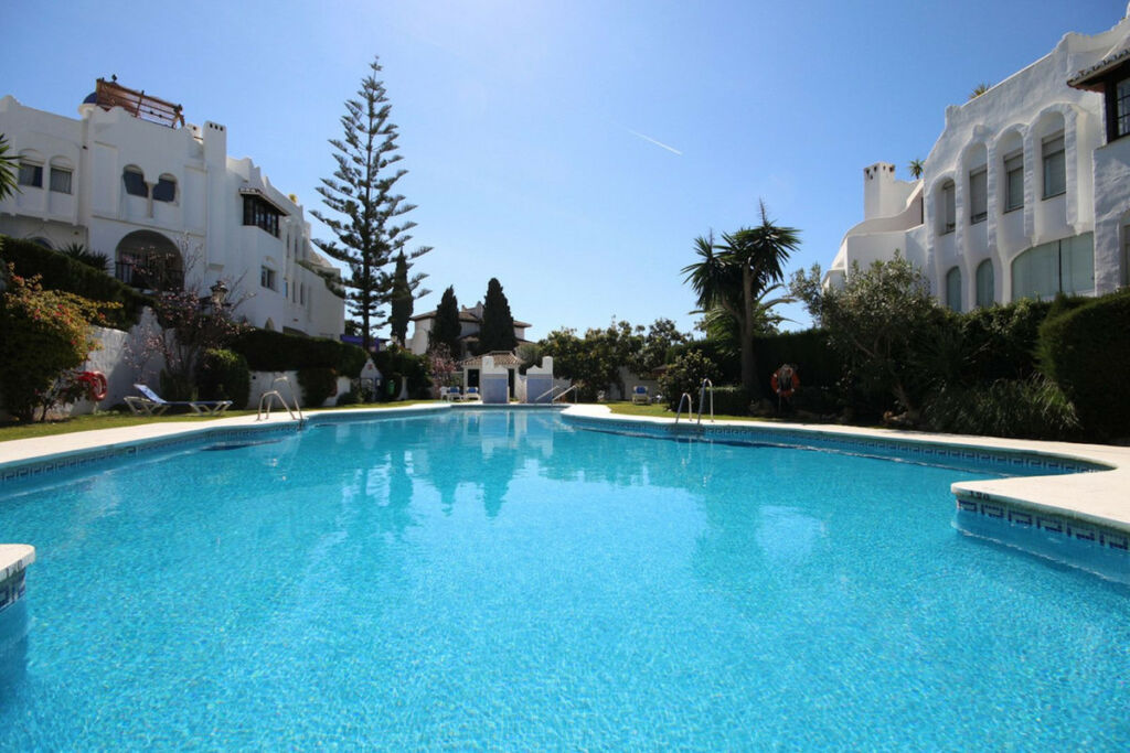Middle Floor Apartment Calahonda Málaga