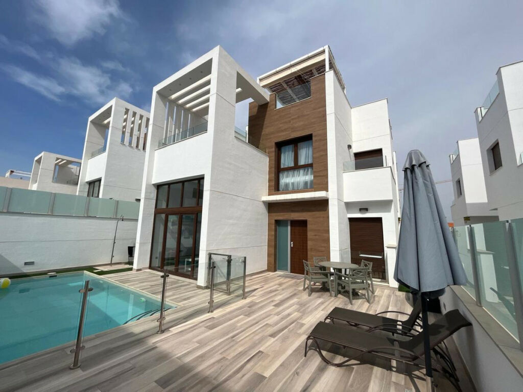 Detached Villa Los Balcones Alicante