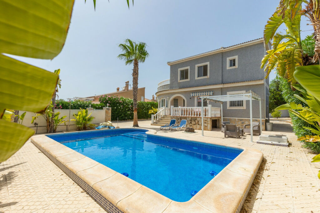Detached Villa San Fulgencio Alicante - image 2