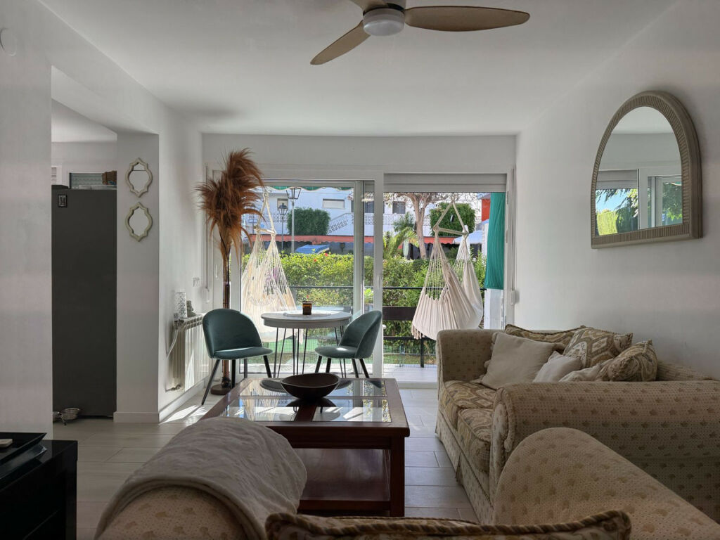Middle Floor Apartment Estepona Málaga