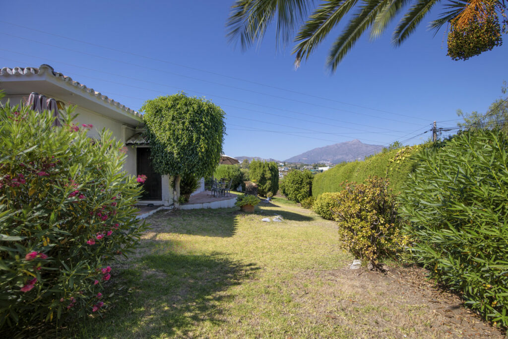 Detached Villa Valle del Sol Málaga - image 6