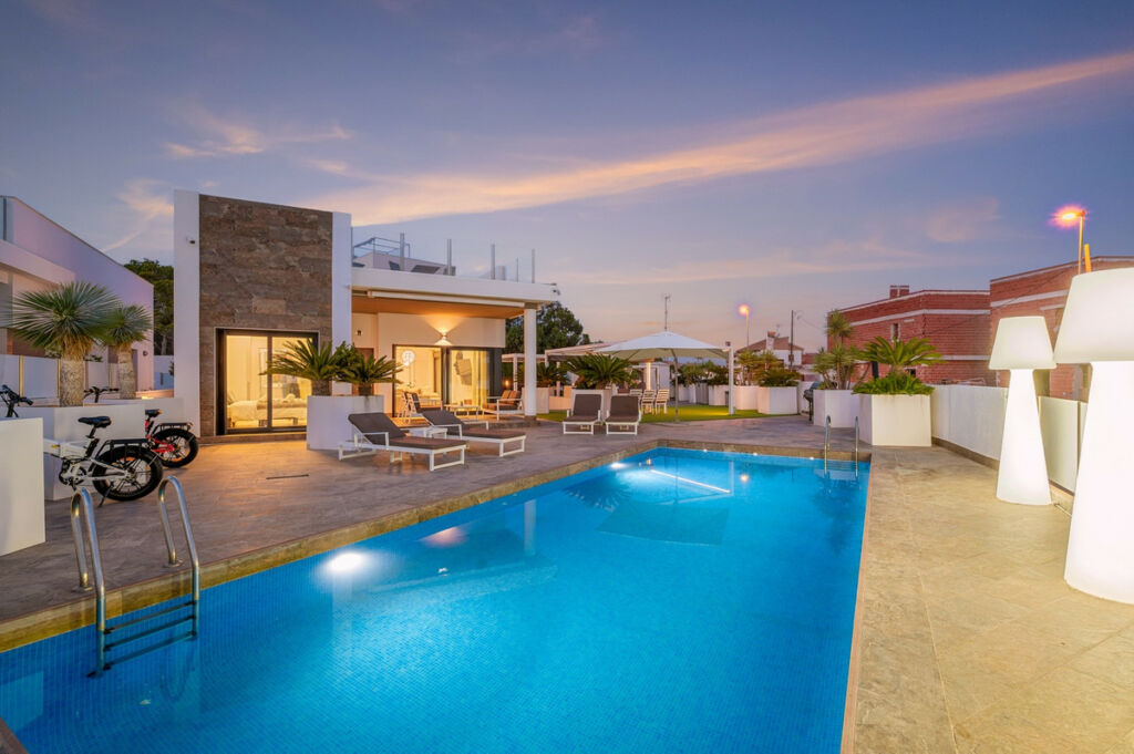 Detached Villa Villamartin Alicante
