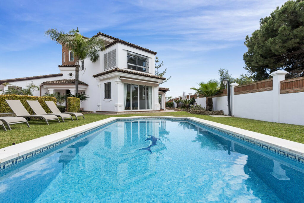 Detached Villa Las Chapas Málaga