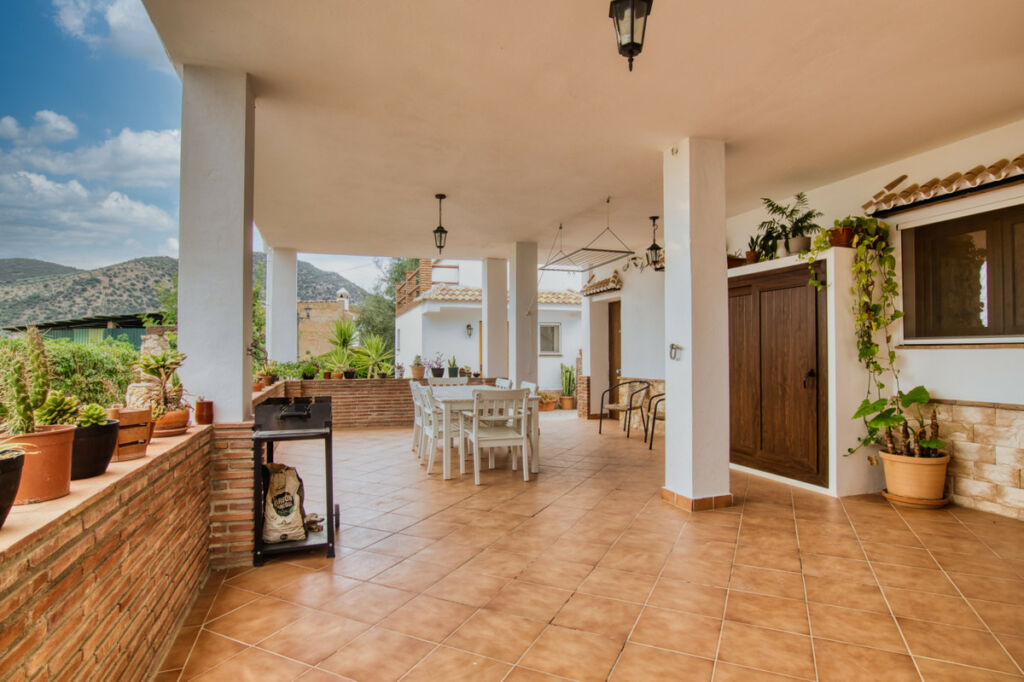 Detached Villa Periana Málaga - image 2