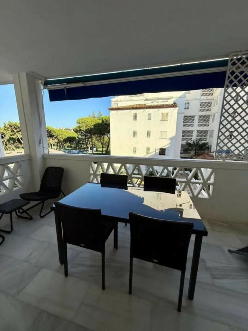 Middle Floor Apartment Puerto Banús Málaga