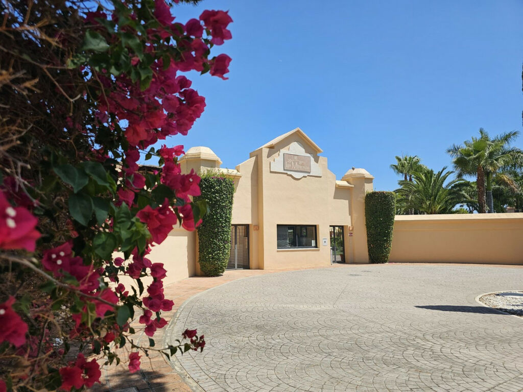 Middle Floor Apartment Puerto Banús Málaga