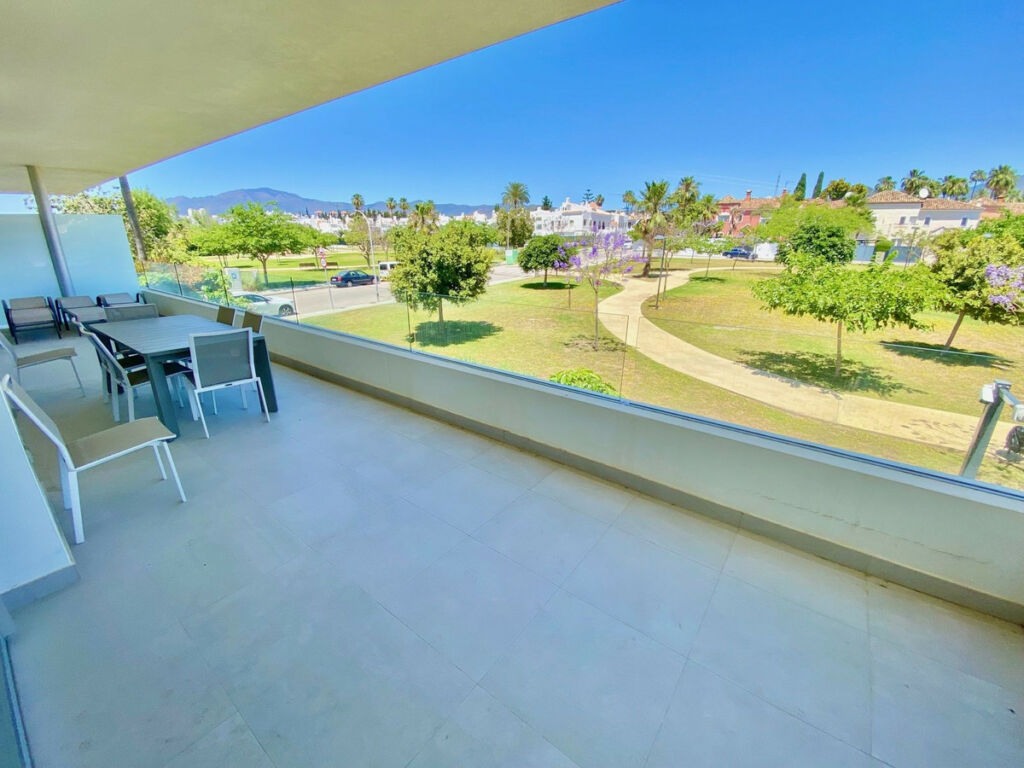 Middle Floor Apartment Estepona Málaga