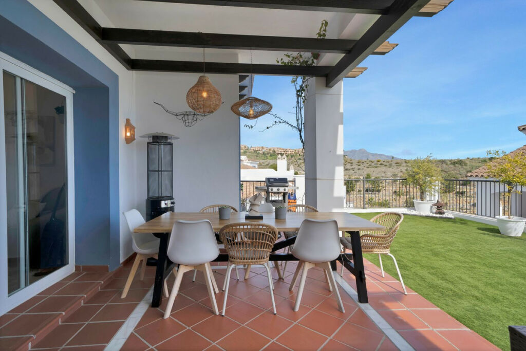 Ground Floor Apartment El Paraiso Málaga - image 3