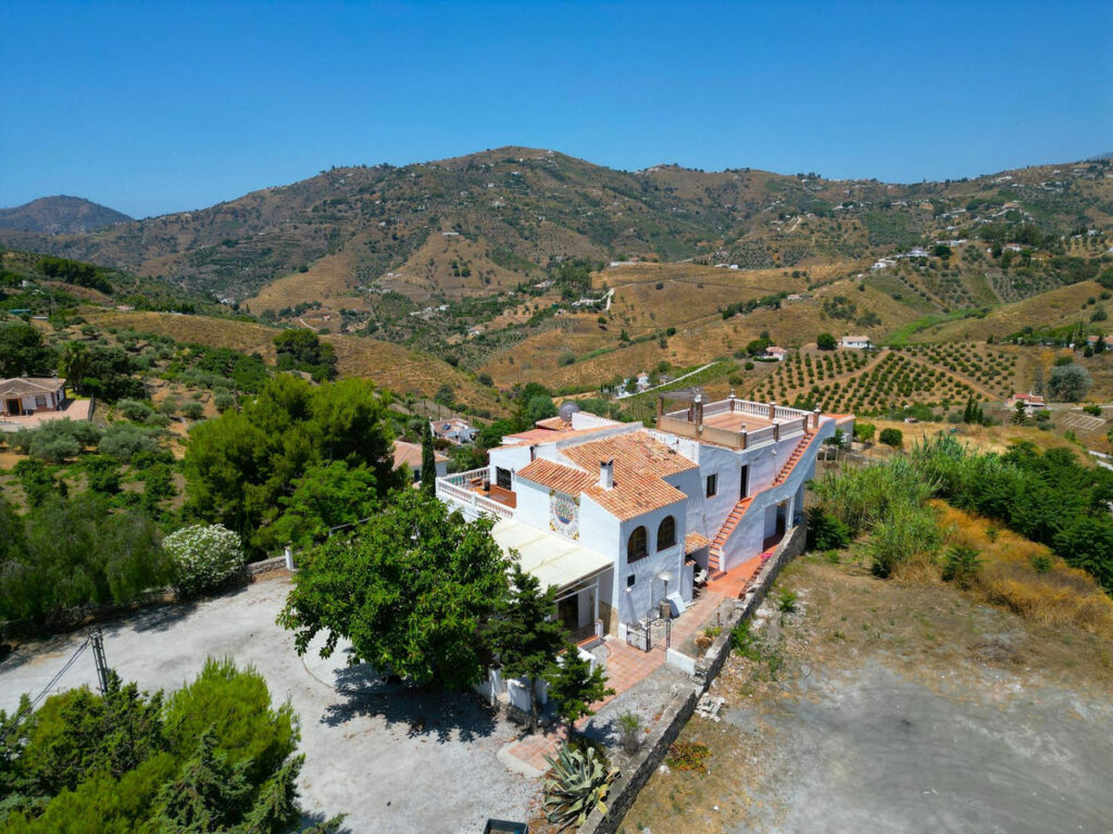 Detached Villa Cómpeta Málaga