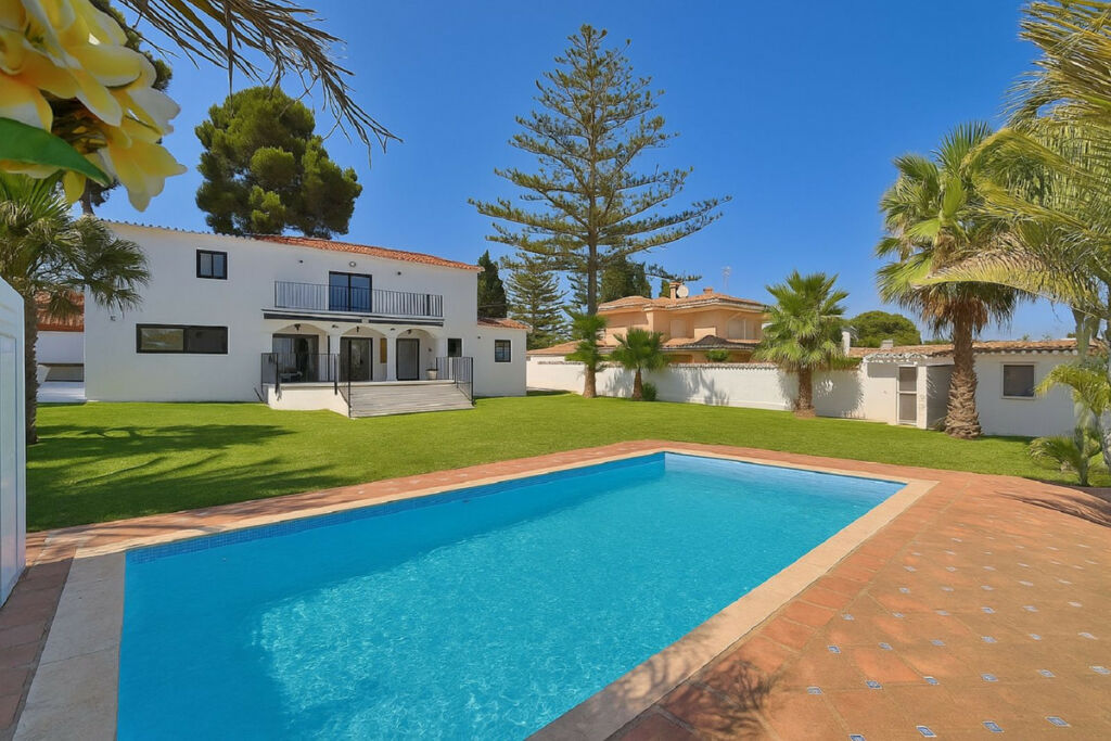 Detached Villa El Coto Málaga