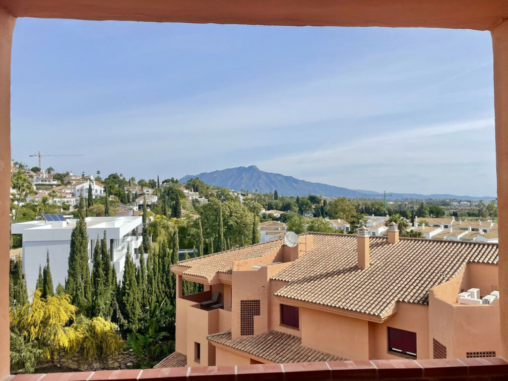 Middle Floor Apartment Benahavís Málaga