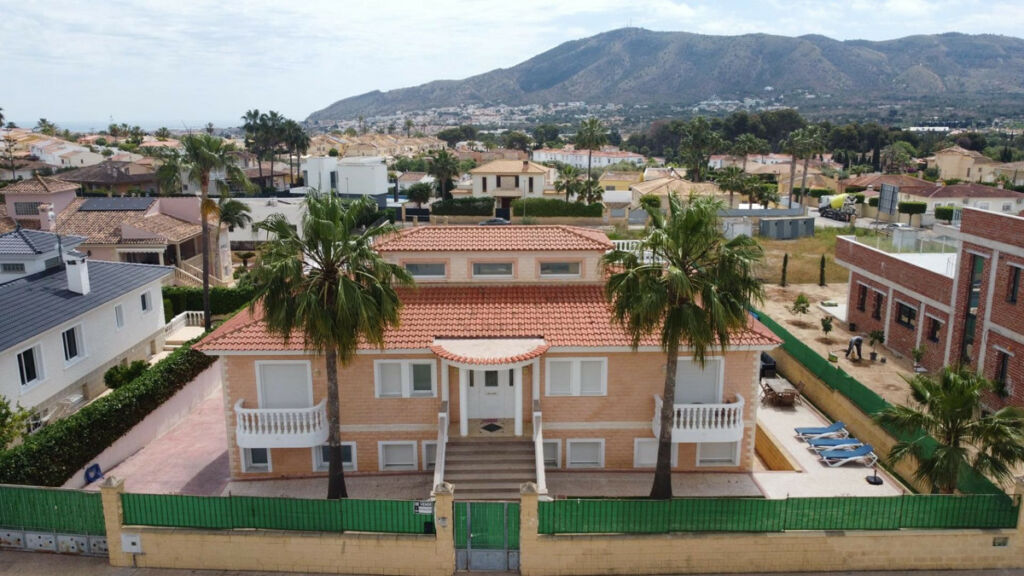 Detached Villa L'Alfás del Pi Alicante
