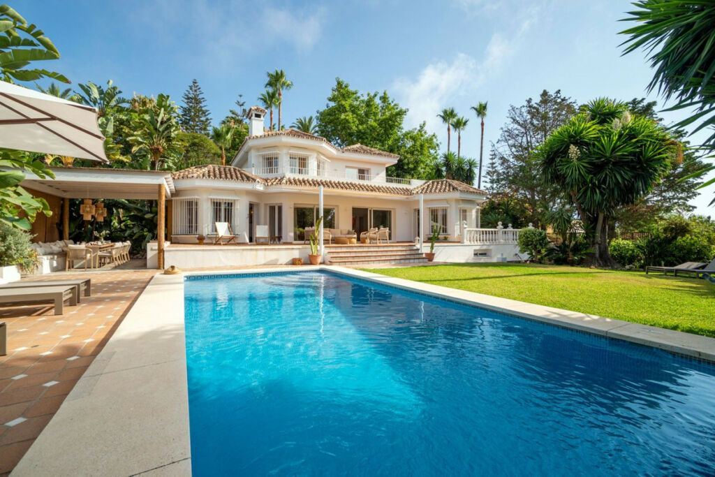 Detached Villa El Paraiso Málaga