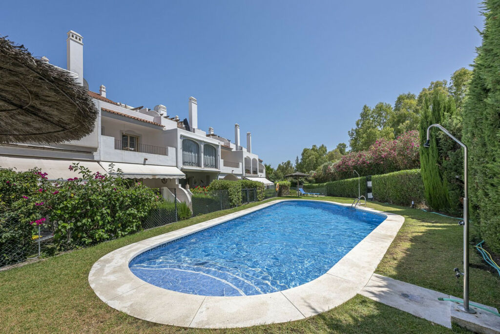 Townhouse Nueva Andalucía Málaga - image 40