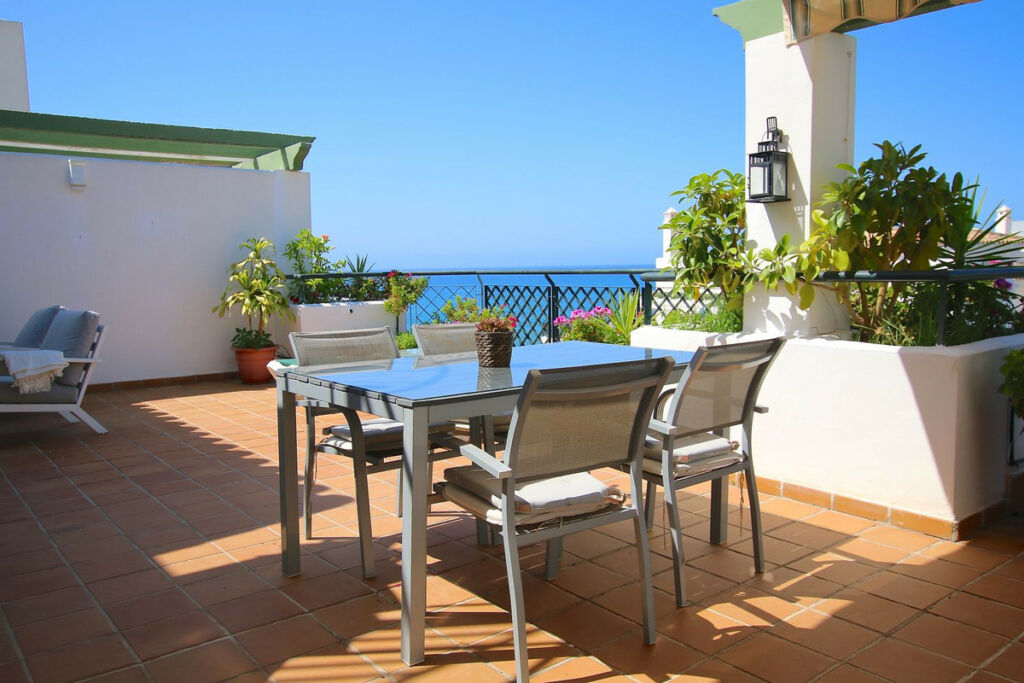 Penthouse Calahonda Málaga - image 2