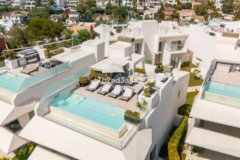 Detached Villa Nueva Andalucía Málaga