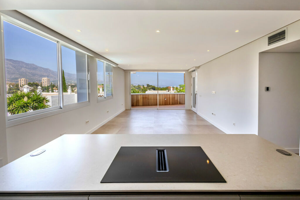 Middle Floor Apartment Nueva Andalucía Málaga