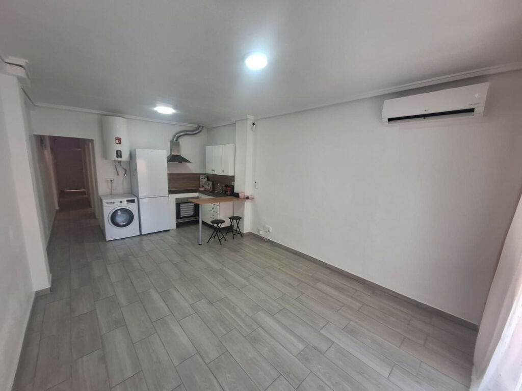 Middle Floor Apartment Playa Del Cura Alicante - image 3