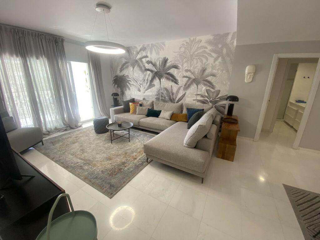 Middle Floor Apartment Puerto Banús Málaga