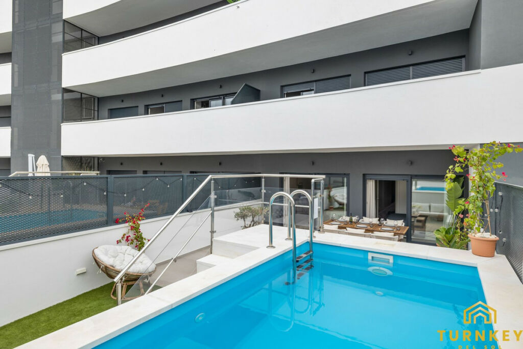 Middle Floor Apartment Estepona Málaga