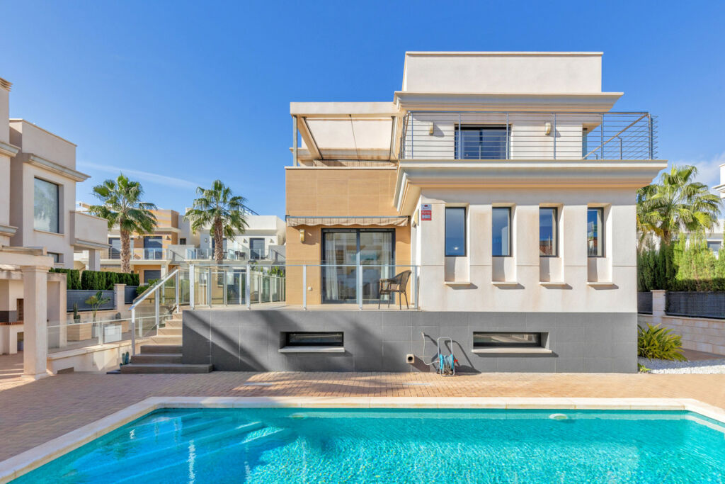 Detached Villa La Zenia Alicante