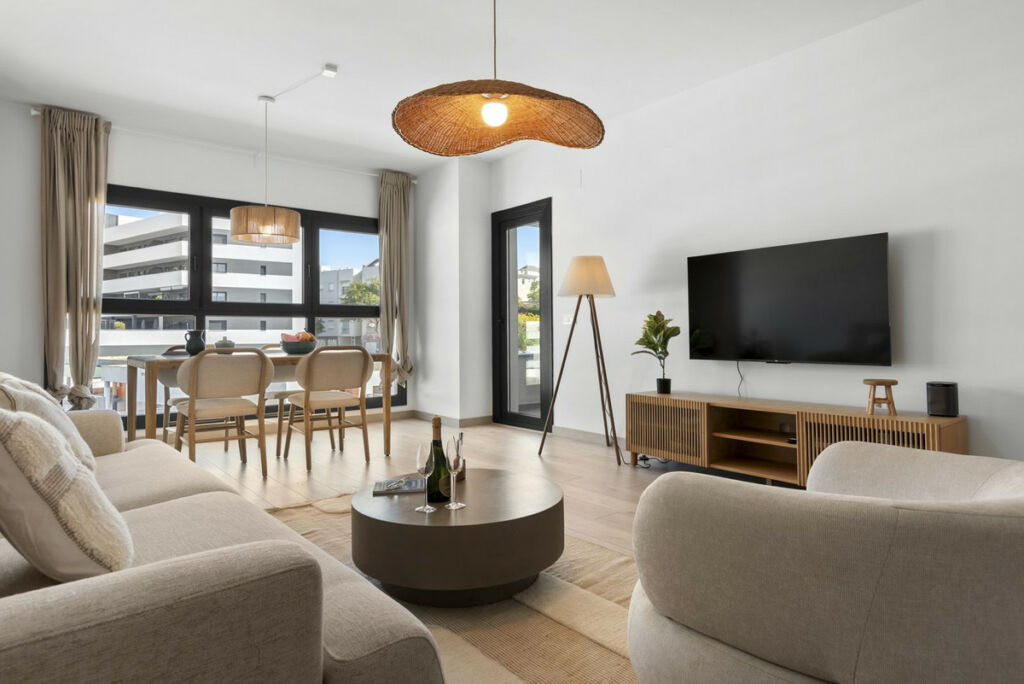 Middle Floor Apartment Estepona Málaga
