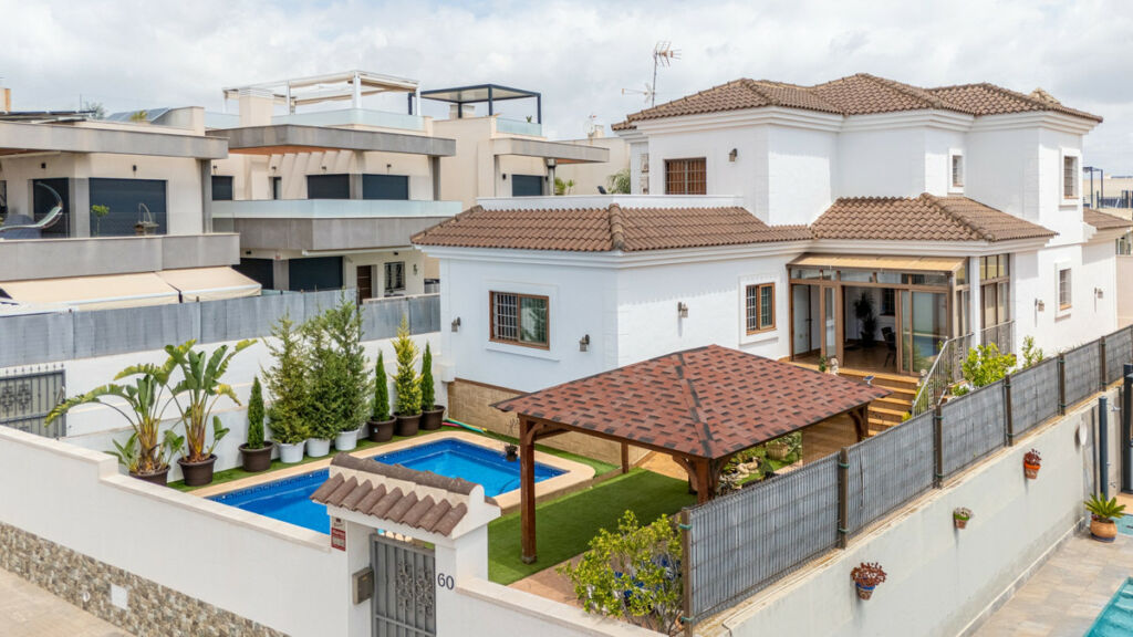 Detached Villa Los Montesinos Alicante