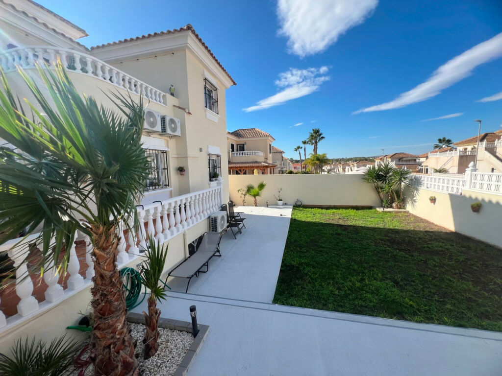Detached Villa Algorfa Alicante