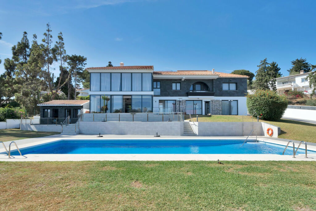 Detached Villa El Chaparral Málaga