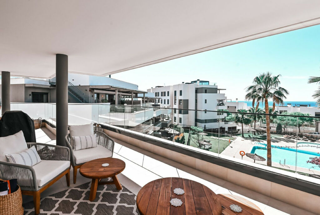 Middle Floor Apartment Estepona Málaga