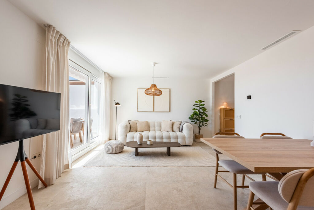 Penthouse Nueva Andalucía Málaga - image 2