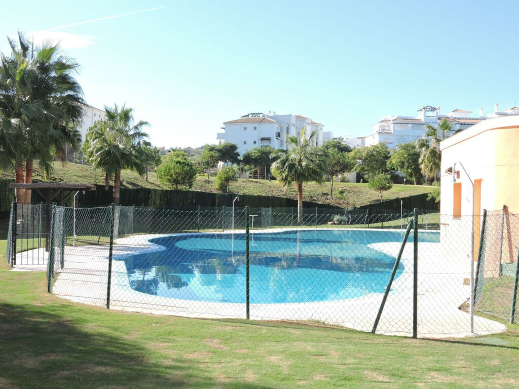 Middle Floor Apartment San Luis de Sabinillas Málaga - image 5