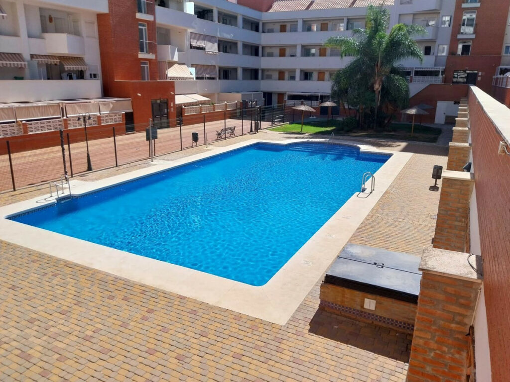 Middle Floor Apartment Estepona Málaga