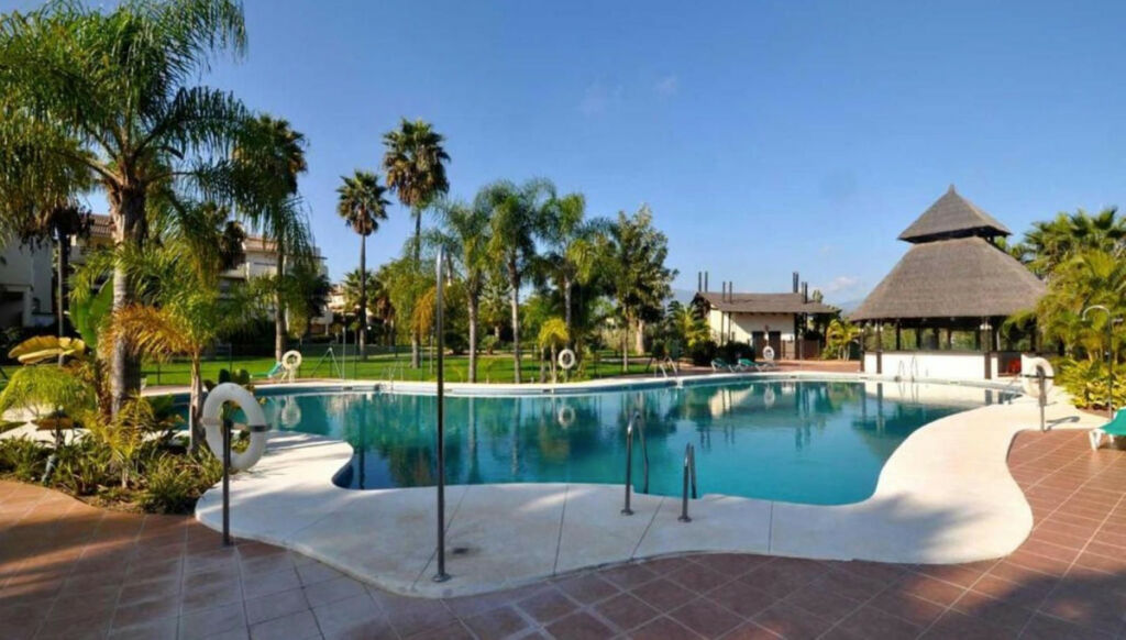 Middle Floor Apartment New Golden Mile Málaga