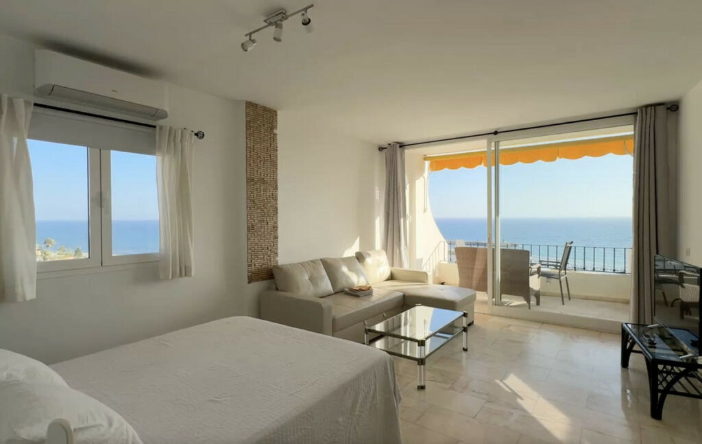 Middle Floor Apartment Puerto de Cabopino Málaga - image 7