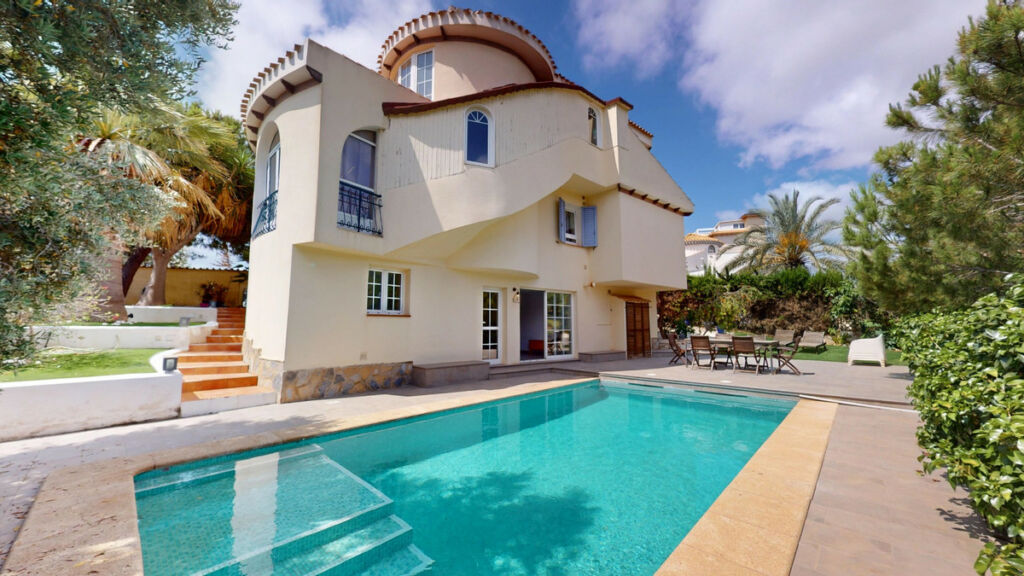 Detached Villa La Zenia Alicante