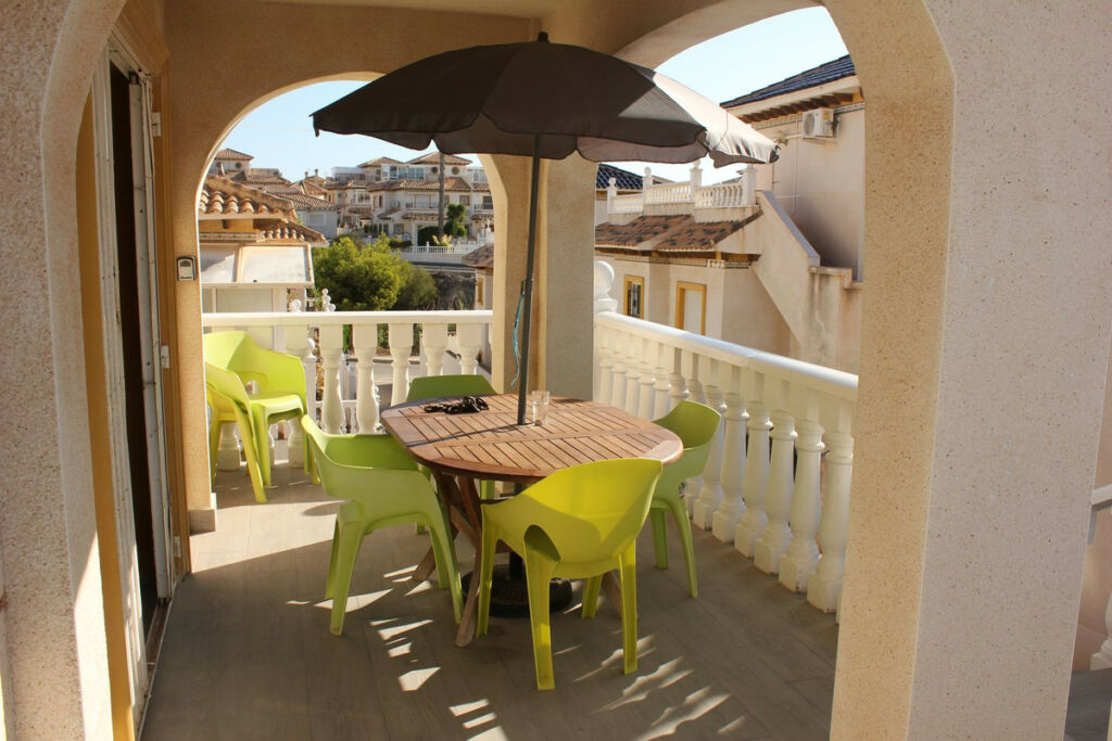 Detached Villa La Zenia Alicante - image 10