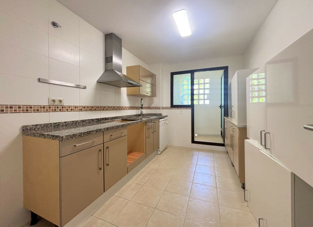 Ground Floor Apartment La Alcaidesa Cádiz - image 10