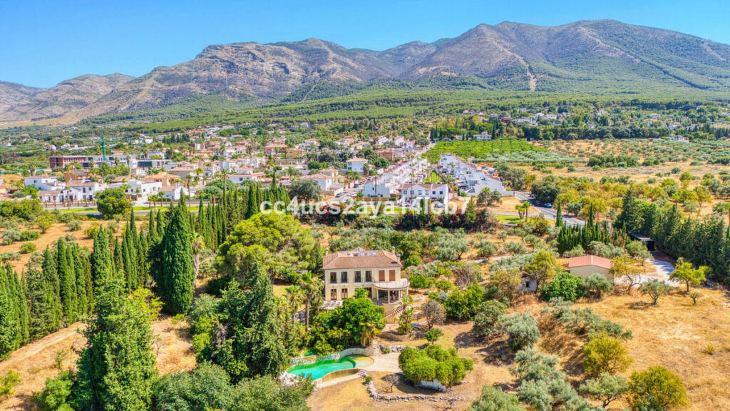 Detached Villa Alhaurín el Grande Málaga - image 10