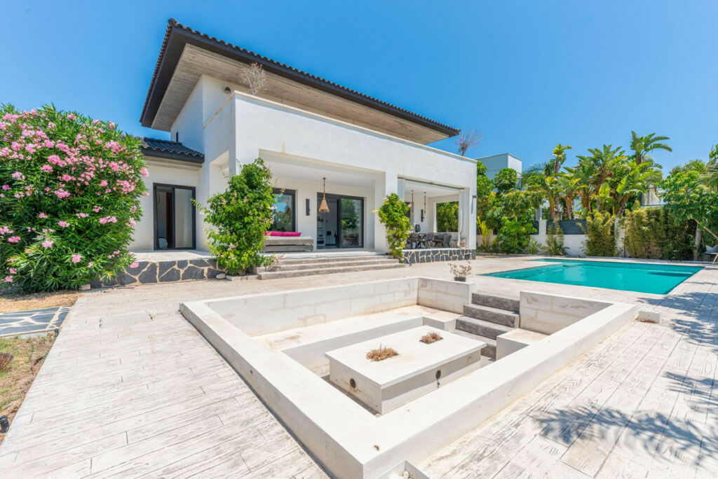 Detached Villa San Juan Alicante - image 8