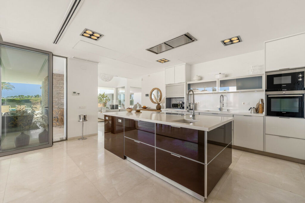Detached Villa Marbella Málaga - image 10