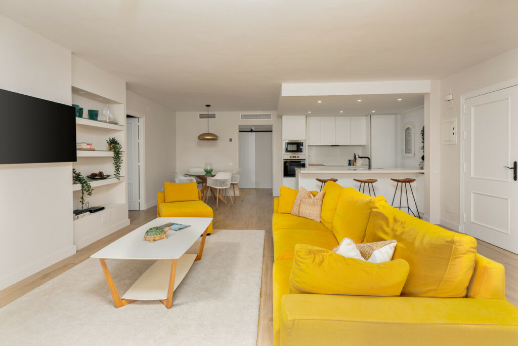 Middle Floor Apartment Estepona Málaga - image 10