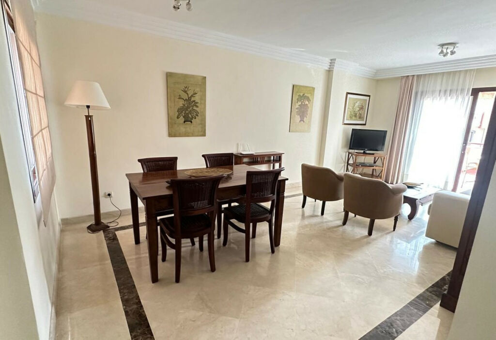 Middle Floor Apartment Puerto Banús Málaga - image 10