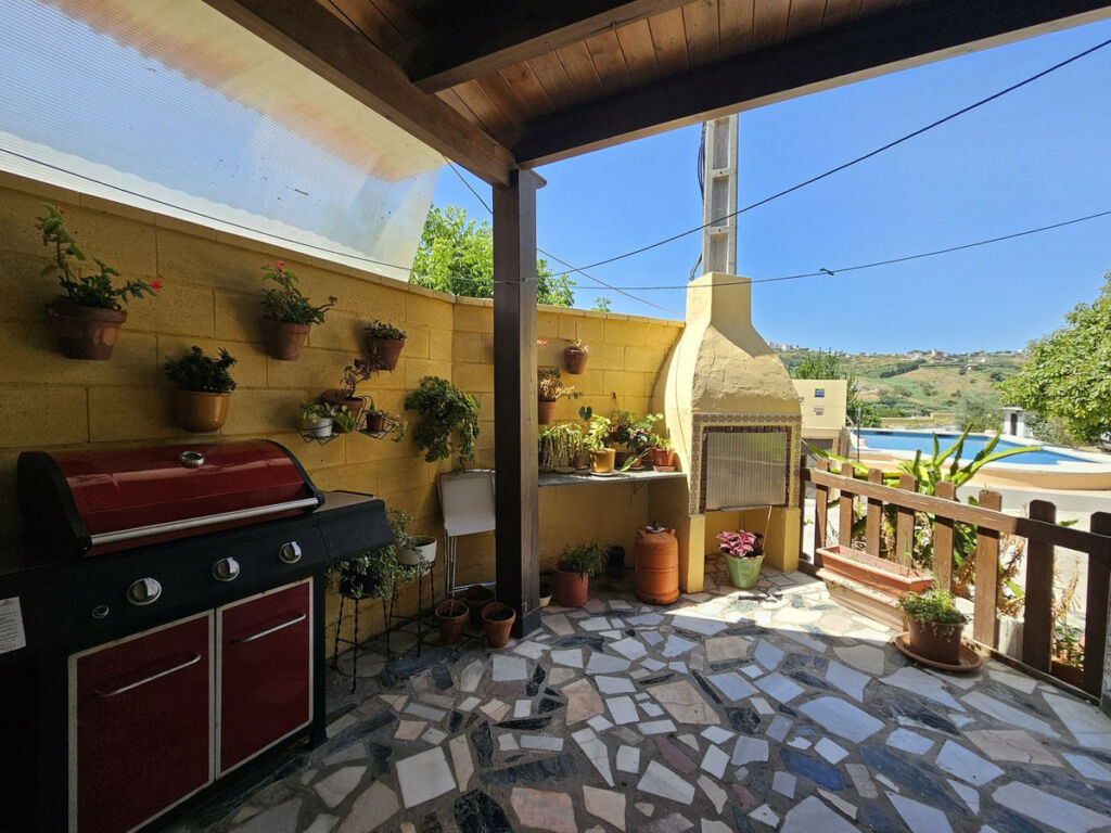 Detached Villa Casares Málaga - image 2