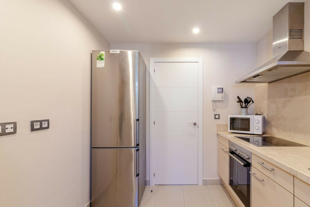 Ground Floor Apartment El Paraiso Málaga - image 10