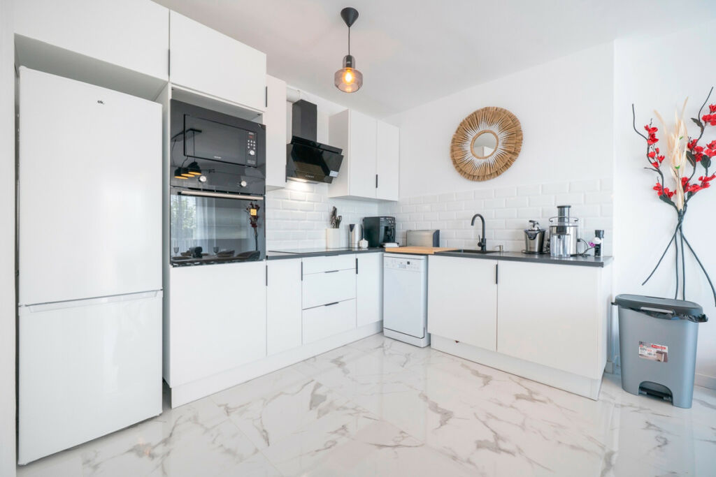 Middle Floor Apartment Punta Prima Alicante - image 10