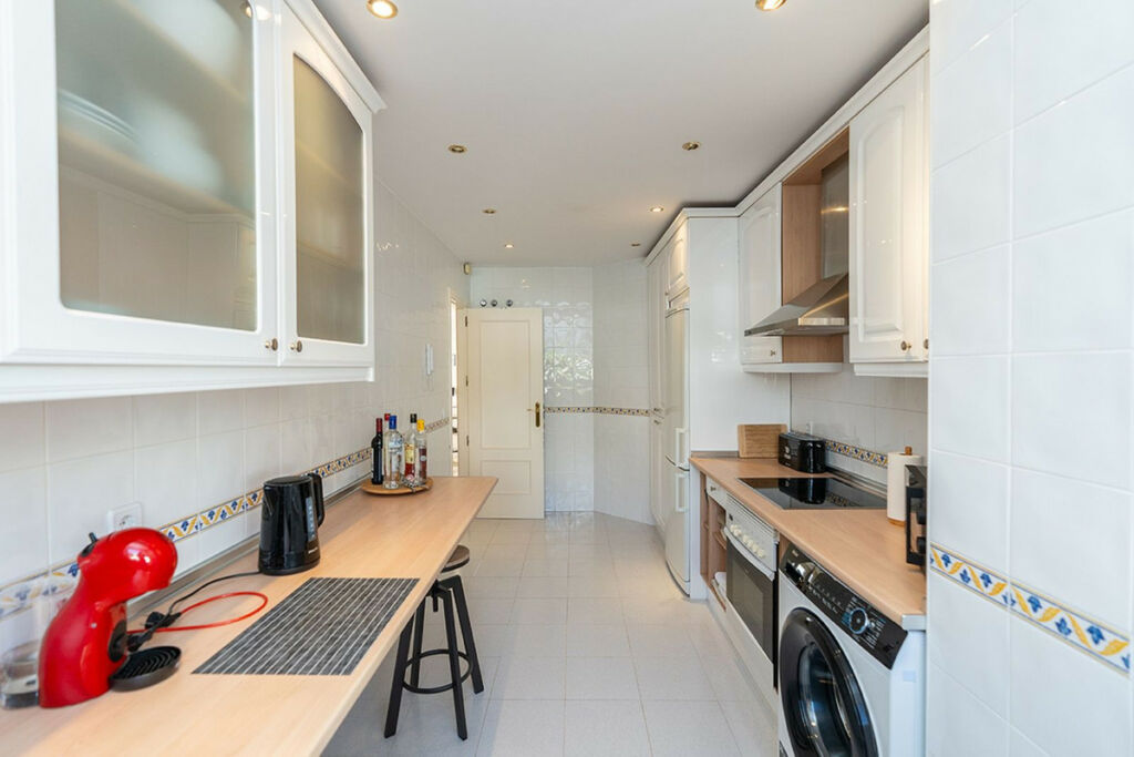 Middle Floor Apartment Bel Air Málaga - image 10