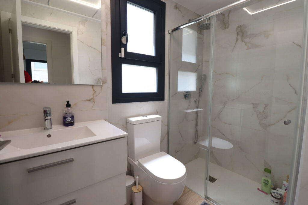 Ground Floor Apartment Villamartin Alicante - image 10