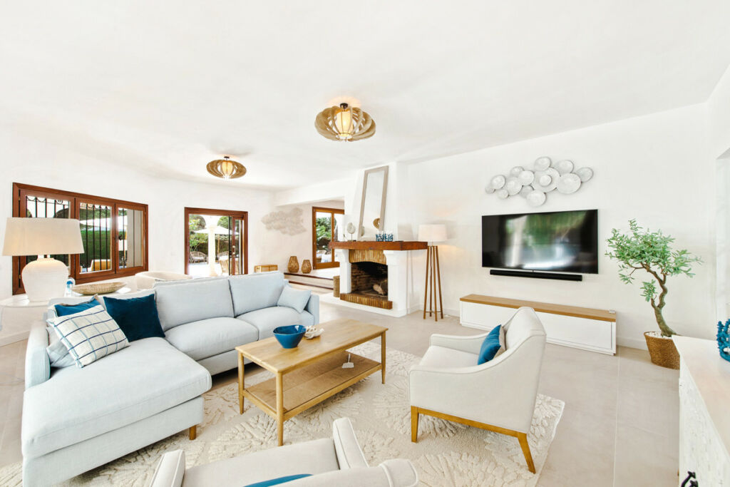 Detached Villa Benamara Málaga - image 10