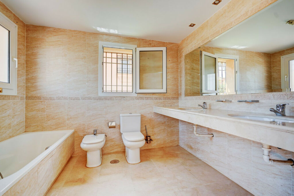 Semi-Detached House Riviera del Sol Málaga - image 10